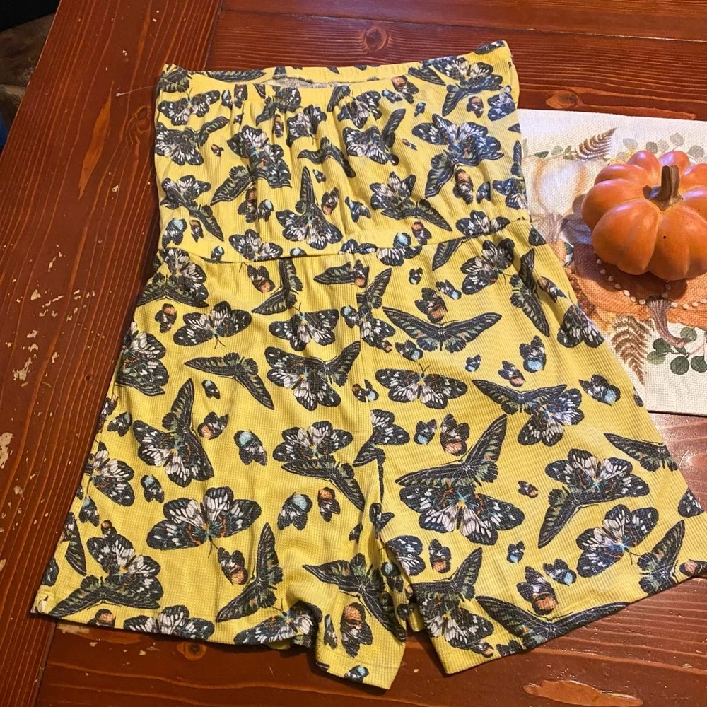 Butterfly print yellow strapless tube too shorts romper NWOT - Picture 4 of 6